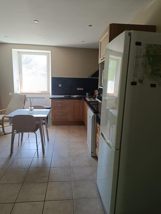 Appartement 2 A 4 Personnes Antraigues Kültér fotó